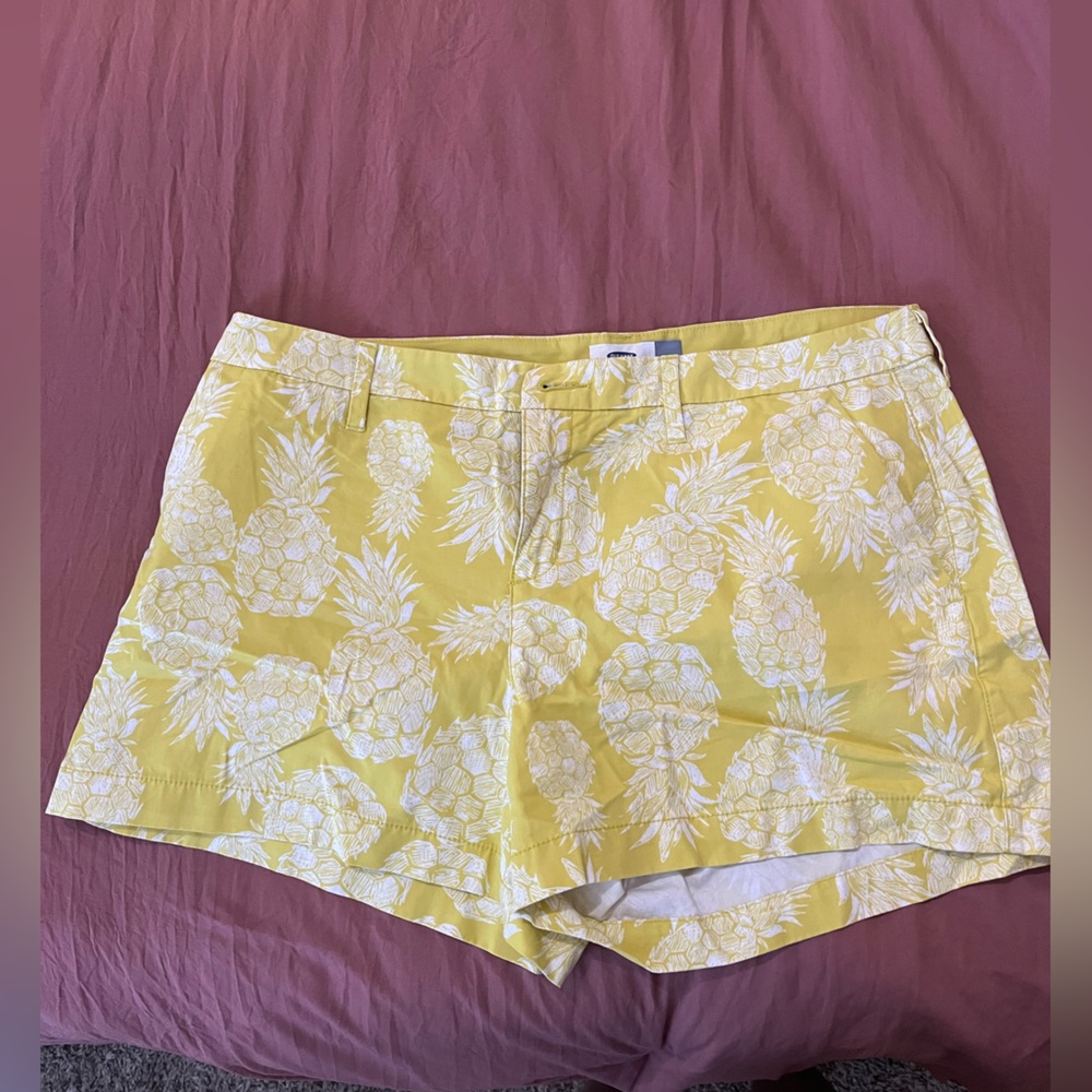 NWOT Old Navy Women’s Yellow Pineapple Linen Shorts - Picture 3 of 4